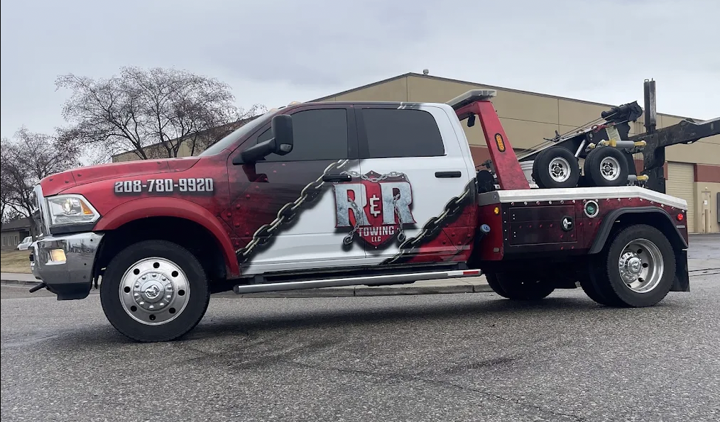 R&R Towing red & white wrecker